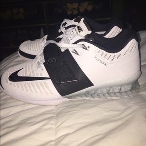 Nike flywire weightlifting sneakers brand new